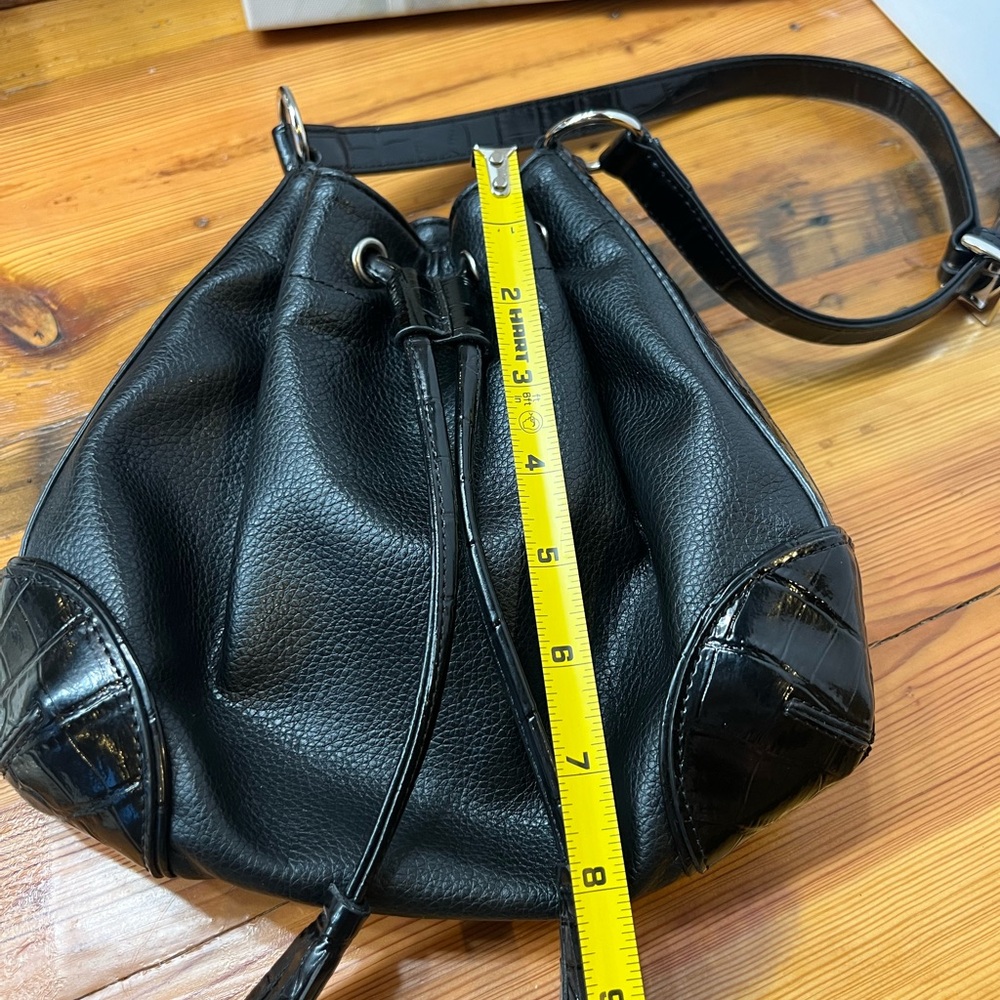 Liz Claiborne women handbag - Picture 8 of 10